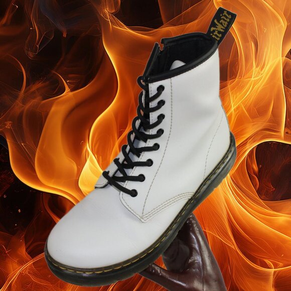Dr. Martens Zavala White Leather Lace-up Combat Boot, Size 6 (Male 5) - Picture 6 of 11